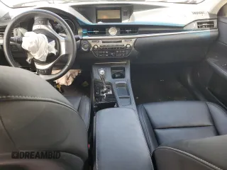 2014 Lexus ES 330 z VIN JTHBK1GG6E2127776, wystawiony jako Copart lot #51386185 z przebiegiem 111 014 mil mil oraz Szkoda całkowita • Salvage title. Historia ofert i sprzedaży dostępna na DreamBid. Obrazek 8.
