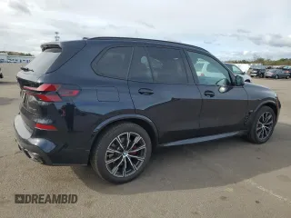 2024 BMW X5 xDrive40i z VIN 5UX23EU09R9S17979, wystawiony jako Copart lot #48359735 z przebiegiem 12 564 mil mil oraz Szkody całkowita. Historia ofert i sprzedaży dostępna na DreamBid. Obrazek 3.