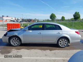 2006 Toyota Avalon XL with VIN 4T1BK36B36U153708, listed as a IAAI auction lot 42049995 with 205,803 mi miles. Bid and sale history available at carsss.com. Image 14.