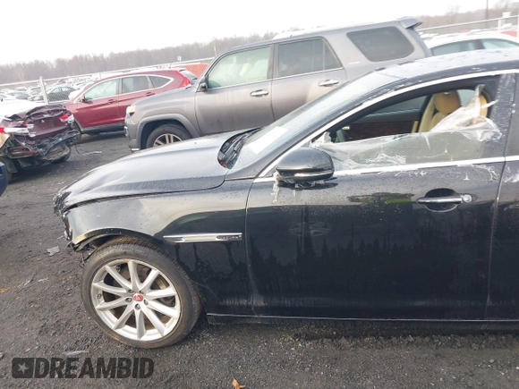 2014 Jaguar XJ with VIN SAJWA1CZXE8V74400, listed as a IAAI auction lot 38250698 with 102,205 mi miles and . Bid and sale history available at DreamBid. Image 15.