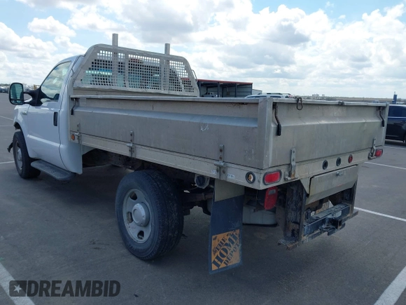 2005 Ford F-350 XL z VIN 1FDSF34575EC16707, wystawiony jako IAAI lot #42140911 z przebiegiem 93 732 mil mil oraz . Historia ofert i sprzedaży dostępna na DreamBid. Obrazek 3.