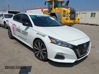 2022 Nissan Altima 2.5 SR with VIN 1N4BL4CVXNN324796, listed as a IAAI auction lot 42140691 with 62,501 mi miles. Bid and sale history available at carsss.com. Image 1.