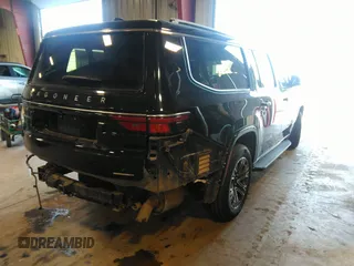 2024 Jeep Wagoneer Series II with VIN 1C4SJSBP6RS101430, listed as a IAAI auction lot 41626316 with 31,126 mi miles and . Bid and sale history available at carsss.com. Image 4.