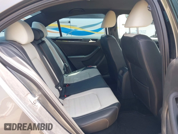 2015 Volkswagen Jetta SE с VIN 3VWD17AJ7FM325519, выставлен на аукционе IAAI как лот 41934201 с пробегом 139 167 миль миль и . История ставок и продаж доступна на DreamBid. Изображение 8.