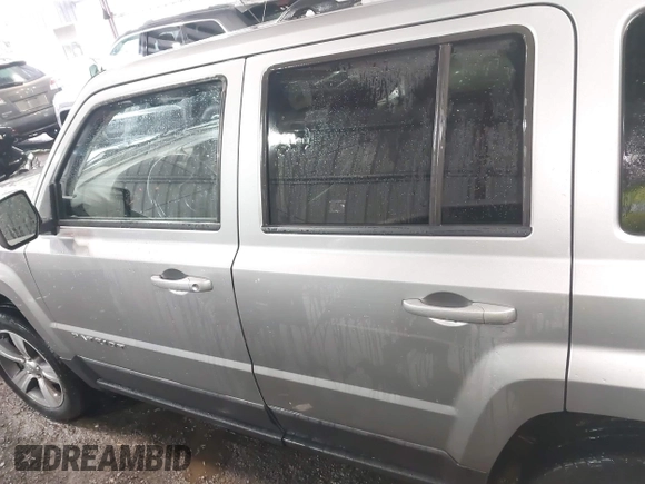 2016 Jeep Patriot High Altitude z VIN 1C4NJRFB0GD500582, wystawiony jako IAAI lot #42298262 z przebiegiem 117 643 mil mil oraz . Historia ofert i sprzedaży dostępna na DreamBid. Obrazek 15.