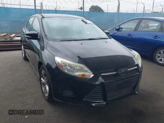 2014 Ford Focus SE with VIN 1FADP3K28EL375367, listed as a IAAI auction lot 42116798 with 129,380 mi miles. Bid and sale history available at carsss.com. Image 1.
