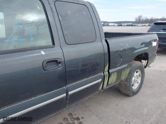 2003 Chevrolet Silverado 1500 LS with VIN 1GCEK19TX3E175978, listed as a IAAI auction lot 41696323 with 160,989 mi miles. Bid and sale history available at carsss.com. Image 15.