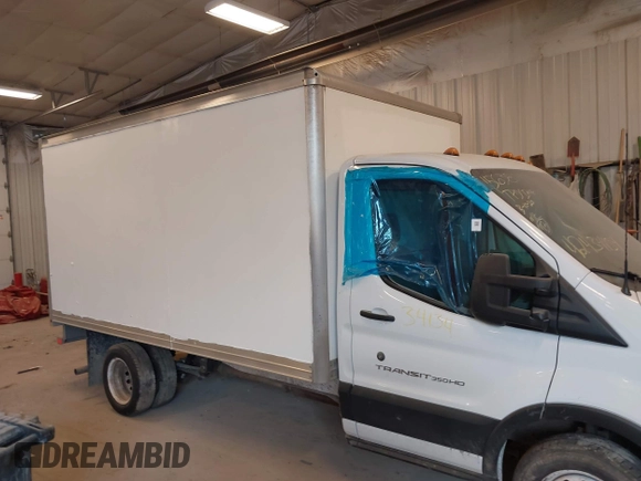 2019 Ford Transit with VIN 1FDBF8ZM1KKA86059, listed as a IAAI auction lot 42434134 with 82,668 mi miles and . Bid and sale history available at DreamBid. Image 13.