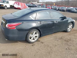 2014 Nissan Altima 2.5 SV with VIN 1N4AL3AP8EC420528, listed as a IAAI auction lot 41779180 with 88,628 mi miles. Bid and sale history available at carsss.com. Image 4.