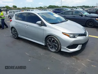 2016 Scion iM z VIN JTNKARJE3GJ512629, wystawiony jako IAAI lot #42371005 z przebiegiem 70 167 mil mil oraz . Historia ofert i sprzedaży dostępna na DreamBid. Obrazek 1.