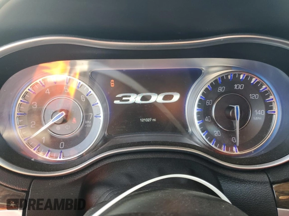 2019 Chrysler 300 Limited with VIN 2C3CCAEG2KH555681, listed as a Copart auction lot 43571855 with 121,027 mi miles and Salvage Title. Bid and sale history available at DreamBid. Image 9.