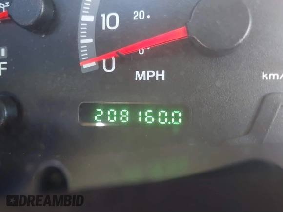 2002 Ford F-150 XL with VIN 1FTRX17W62NB13010, listed as a IAAI auction lot 41689466 with 208,160 mi miles. Bid and sale history available at carsss.com. Image 7.