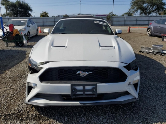 2018 Ford Mustang EcoBoost Premium with VIN 1FATP8UH8J5166333, listed as a Copart auction lot 61604405 with 91,338 mi miles and Salvage title. Bid and sale history available at DreamBid. Image 5.