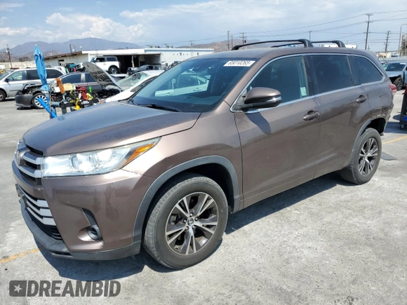 2017 Toyota Highlander LE z VIN 5TDZZRFH5HS228714, wystawiony jako Copart lot #65010265 z przebiegiem 115 953 mil mil oraz Szkoda całkowita • Salvage title. Historia ofert i sprzedaży dostępna na DreamBid. Obrazek 1.