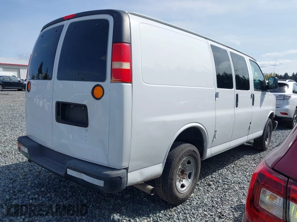 2007 GMC Savana Cargo with VIN 1GTGG25V371206766, listed as a IAAI auction lot 41955906 with 125,569 mi miles. Bid and sale history available at carsss.com. Image 4.