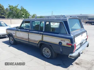 1988 Jeep Grand Wagoneer с VIN 1JCNJ15U8JT173185, выставлен на аукционе IAAI как лот 42337939 с пробегом 240 040 миль миль и . История ставок и продаж доступна на DreamBid. Изображение 3.