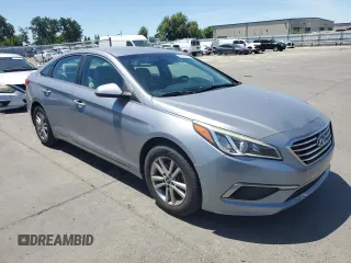 2017 Hyundai Sonata SE z VIN 5NPE24AF9HH477549, wystawiony jako Copart lot #57172315 z przebiegiem 130 643 mil mil oraz Szkoda całkowita • Salvage title. Historia ofert i sprzedaży dostępna na DreamBid. Obrazek 4.