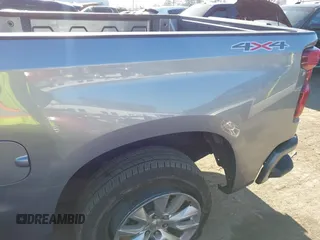 2024 Chevrolet Silverado 1500 Custom z VIN 1GCPDBEK2RZ148510, wystawiony jako IAAI lot #41636015 z przebiegiem 51 798 mil mil oraz . Historia ofert i sprzedaży dostępna na DreamBid. Obrazek 18.