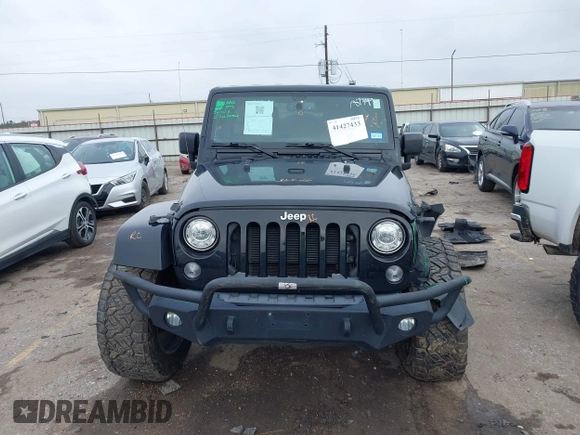 2017 Jeep Wrangler Unlimited Rubicon Recon z VIN 1C4HJWFG9HL592824, wystawiony jako IAAI lot #41427433 z przebiegiem 70 105 mil mil oraz . Historia ofert i sprzedaży dostępna na DreamBid. Obrazek 13.