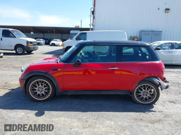2005 MINI Hardtop with VIN WMWRC334X5TJ65197, listed as a IAAI auction lot 42035614 with 248,872 mi miles and . Bid and sale history available at DreamBid. Image 14.