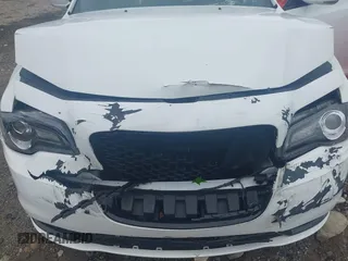 2021 Chrysler 300 S с VIN 2C3CCABT4MH558327, выставлен на аукционе IAAI как лот 41973134 с пробегом 58 216 миль миль и . История ставок и продаж доступна на DreamBid. Изображение 6.