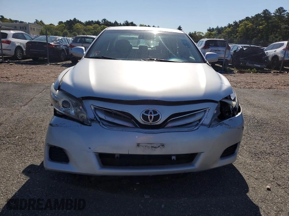 2010 Toyota Camry z VIN 4T1BF3EK8AU042859, wystawiony jako Copart lot #56377355 z przebiegiem 71 660 mil mil oraz Szkoda całkowita • Salvage title. Historia ofert i sprzedaży dostępna na DreamBid. Obrazek 5.
