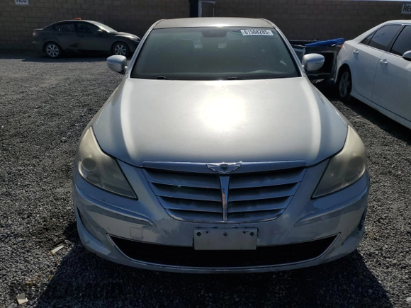 2013 Hyundai Genesis 3.8L with VIN KMHGC4DD2DU228151, listed as a Copart auction lot 61568285 with 159,224 mi miles and Clean title. Bid and sale history available at DreamBid. Image 5.