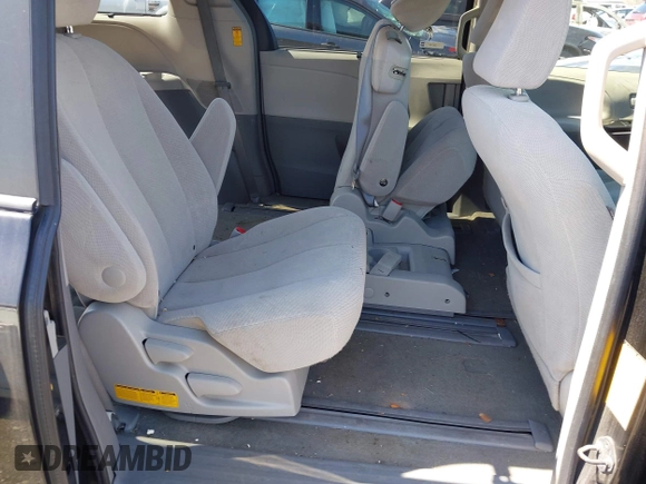 2014 Toyota Sienna LE AAS with VIN 5TDKK3DC4ES445998, listed as a IAAI auction lot 42093872 with 220,943 mi miles. Bid and sale history available at carsss.com. Image 8.
