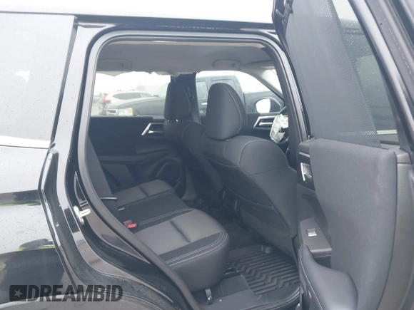 2024 Mitsubishi Outlander ES z VIN JA4J3UA88RZ074065, wystawiony jako IAAI lot #41451179 z przebiegiem 3 338 mil mil oraz . Historia ofert i sprzedaży dostępna na DreamBid. Obrazek 8.