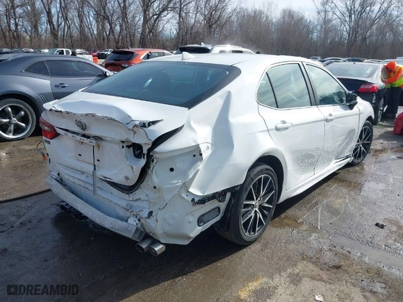 2021 Toyota Camry SE Nightshade with VIN 4T1G11AK4MU487974, listed as a IAAI auction lot 41490576 with 79,010 mi miles. Bid and sale history available at carsss.com. Image 4.