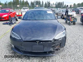 2018 Tesla Model S 75D z VIN 5YJSA1E28JF272630, wystawiony jako IAAI lot #42317422 z przebiegiem Nie podano mil oraz . Historia ofert i sprzedaży dostępna na DreamBid. Obrazek 13.