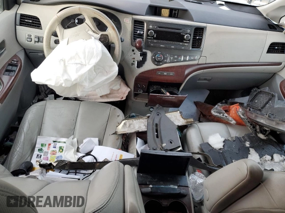 2011 Toyota Sienna XLE z VIN 5TDDK3DC2BS023443, wystawiony jako Copart lot #88552205 z przebiegiem Nie podano mil oraz Nie do naprawy • Non repairable. Historia ofert i sprzedaży dostępna na DreamBid. Obrazek 8.