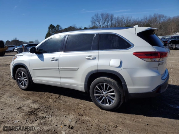 2017 Toyota Highlander XLE with VIN 5TDJZRFH2HS517353, listed as a Copart auction lot 46325805 with 124,249 mi miles and Salvage Title. Bid and sale history available at carsss.com. Image 2.