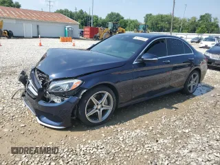 2015 Mercedes-Benz C 300 Luxury z VIN 55SWF4KB3FU067215, wystawiony jako Copart lot #62704655 z przebiegiem 156 391 mil mil oraz Szkoda całkowita • Salvage title. Historia ofert i sprzedaży dostępna na DreamBid. Obrazek 1.