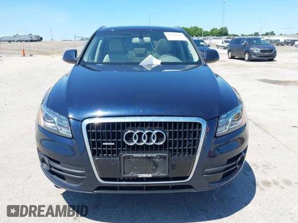 2010 Audi Q5 Premium Plus z VIN WA1LKAFP4AA058779, wystawiony jako IAAI lot #42590889 z przebiegiem 203 696 mil mil oraz . Historia ofert i sprzedaży dostępna na DreamBid. Obrazek 6.