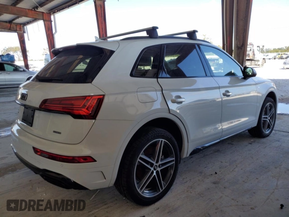 2023 Audi Q5 S line Premium Plus with VIN WA1E2AFY8P2128031, listed as a Copart auction lot 82355774 with 23,909 mi miles and Clean title. Bid and sale history available at DreamBid. Image 3.