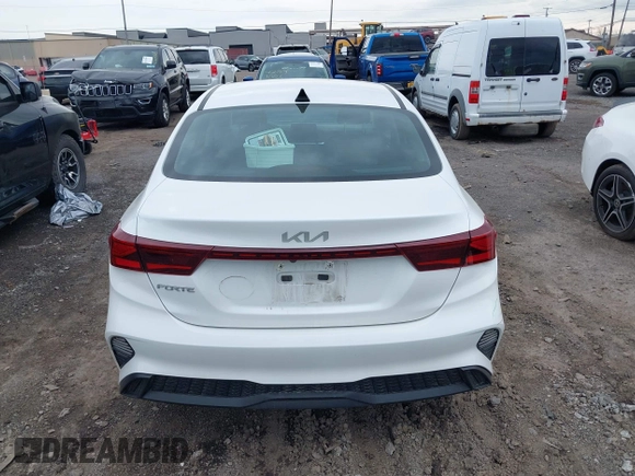 2023 Kia Forte LXS z VIN 3KPF24AD9PE657457, wystawiony jako IAAI lot #42242569 z przebiegiem 11 250 mil mil oraz . Historia ofert i sprzedaży dostępna na DreamBid. Obrazek 16.