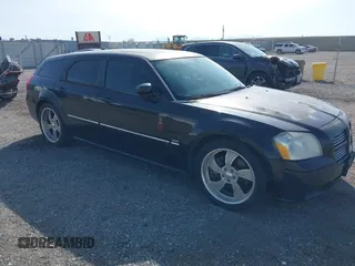 2005 Dodge Magnum RT with VIN 2D4GV58225H613701, listed as a IAAI auction lot 41848852 with 200,633 mi miles. Bid and sale history available at carsss.com. Image 1.