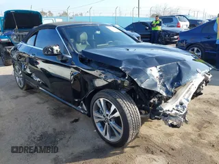 2019 Mercedes-Benz C 300 with VIN WDDWK8DB6KF827909, listed as a IAAI auction lot 41614128 with 55,903 mi miles and . Bid and sale history available at carsss.com. Image 1.