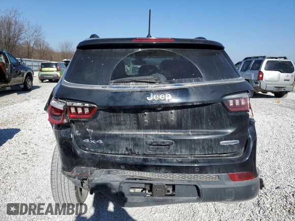 2017 Jeep Compass Latitude z VIN 3C4NJDBB0HT693451, wystawiony jako Copart lot #41578995 z przebiegiem 88 731 mil mil oraz Szkoda całkowita • Salvage title. Historia ofert i sprzedaży dostępna na DreamBid. Obrazek 6.