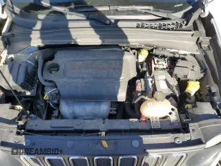 2017 Jeep Renegade Latitude z VIN ZACCJBBB7HPE44129, wystawiony jako Copart lot #87890925 z przebiegiem 73 674 mil mil oraz Szkoda całkowita • Salvage title. Historia ofert i sprzedaży dostępna na DreamBid. Obrazek 12.