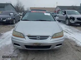 2001 Honda Accord Cpe EX with VIN 1HGCG325X1A012317, listed as a IAAI auction lot 41561617 with 191,456 mi miles. Bid and sale history available at carsss.com. Image 12.
