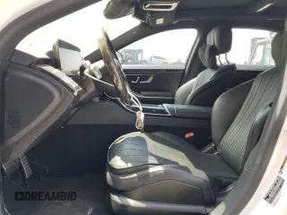2022 Mercedes-Benz S 580 z VIN W1K6G7GB2NA143545, wystawiony jako Copart lot #57256335 z przebiegiem 33 205 mil mil oraz Szkoda całkowita • Salvage title. Historia ofert i sprzedaży dostępna na DreamBid. Obrazek 7.