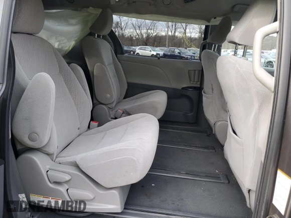 2020 Toyota Sienna LE with VIN 5TDJZ3DCXLS231778, listed as a Copart auction lot 85892214 with 118,026 mi miles and Salvage title. Bid and sale history available at DreamBid. Image 11.