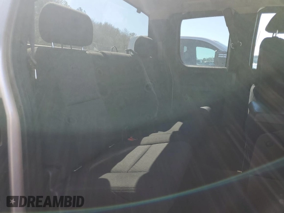 2010 Chevrolet Silverado 1500 LT with VIN 1GCSCSEA8AZ138220, listed as a Copart auction lot 47781965 with 142,388 mi miles and Salvage Title. Bid and sale history available at DreamBid. Image 10.