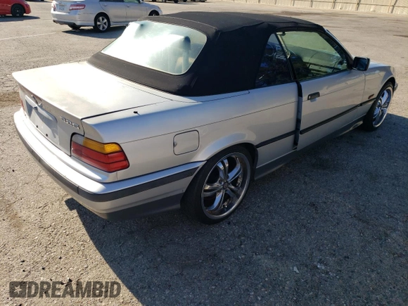 1995 BMW 3 Series 325iC with VIN WBABJ6322SJD39491, listed as a Copart auction lot 73133664 with 585,935 mi miles and Salvage Title. Bid and sale history available at carsss.com. Image 3.