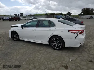 2020 Toyota Camry SE with VIN 4T1G11AK8LU925927, listed as a Copart auction lot 50589115 with 43,815 mi miles and Salvage Title. Bid and sale history available at carsss.com. Image 2.