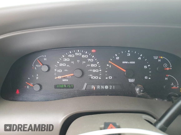2003 Ford Excursion Eddie Bauer z VIN 1FMNU45S03EB44047, wystawiony jako Copart lot #47495395 z przebiegiem 178 415 mil mil oraz Szkoda całkowita • Salvage title. Historia ofert i sprzedaży dostępna na DreamBid. Obrazek 9.