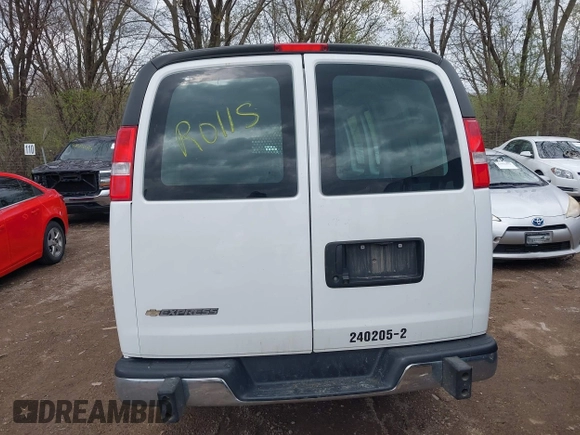 2021 Chevrolet Express Cargo Van with VIN 1GCWGAF77M1204620, listed as a IAAI auction lot 41933567 with 51,880 mi miles. Bid and sale history available at carsss.com. Image 16.