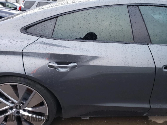 2022 Audi e-tron GT Prestige z VIN WAUEJBFWXN7005938, wystawiony jako Copart lot #72659842 z przebiegiem Nie podano mil oraz . Historia ofert i sprzedaży dostępna na DreamBid. Obrazek 10.